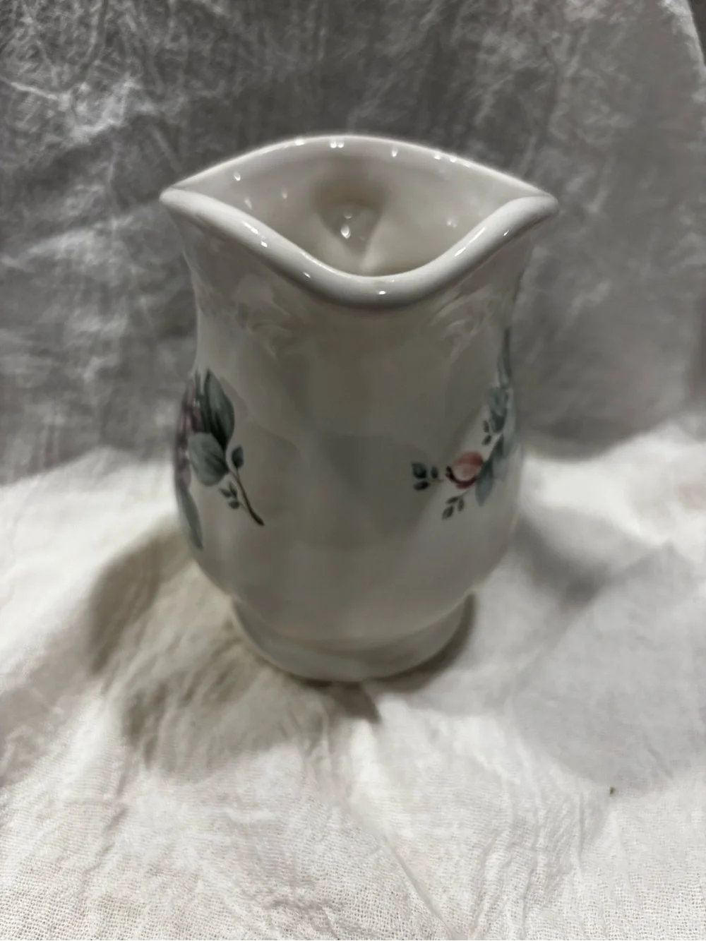 Vintage Pfaltzgraff Grapevine Creamer Pitcher Discontinued Pattern 12 oz
